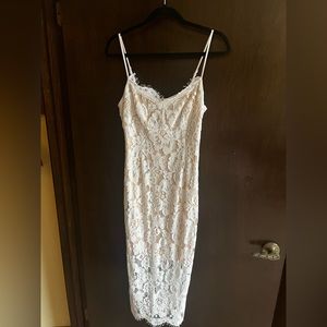 Lulu’s lace midi dress